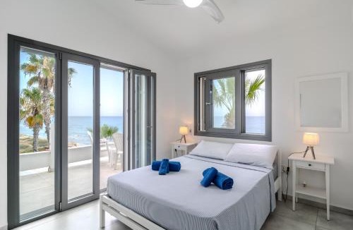 Meneou House | Beachfront Meneou Blu 2 Bedrooms Beach House