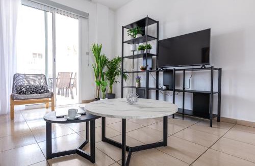 Universal Apartment | Beautiful 2 bed apartment in Paphos Cyprus