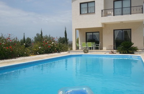Kouklia Villa | Beautiful Golf Villa With Private Pool And Sea Views, Car Included!