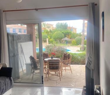 Paphos Apartment | BestBeach Regina Gardens Quiet Terrasa