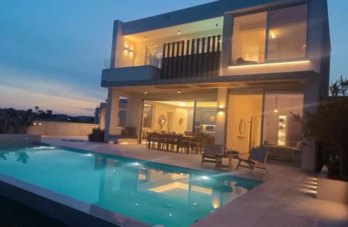 Pervolia Villa | Blue Aura Beach villa Larnaca