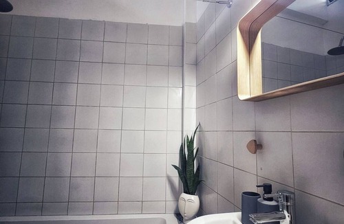 Nicosia Apartment | Bluewood Retreat|Cozy Vintage 3BDR Nicosia Heart