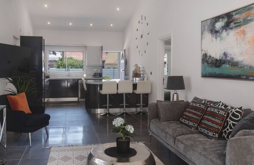 Paphos Apartment | Botanical Art House by Staycom