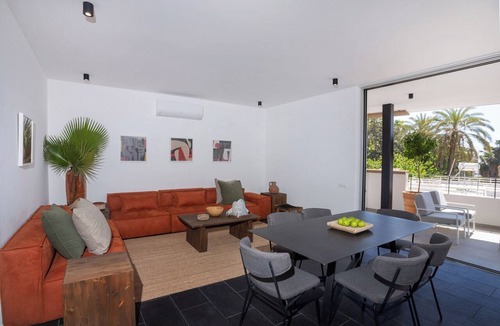Historical Center Apartment | Bridge House 201-3BR Modern Apt close to the beach and city centre