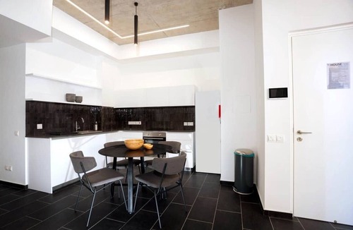Historical Center Apartment | Bridge House 202-2BR Modern Apt.