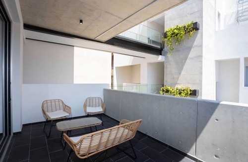 Historical Center Apartment | Bridge House 202-2BR Modern Apt.
