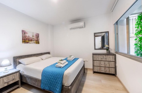 Larnaca City Centre Apartment | C-Premium Apts 100m from beach and city centre