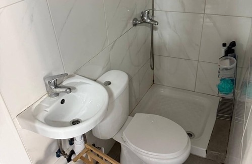 Larnaca City Centre Apartment | Central Larnaca apartment - AC, WiFi & short walk to the beach