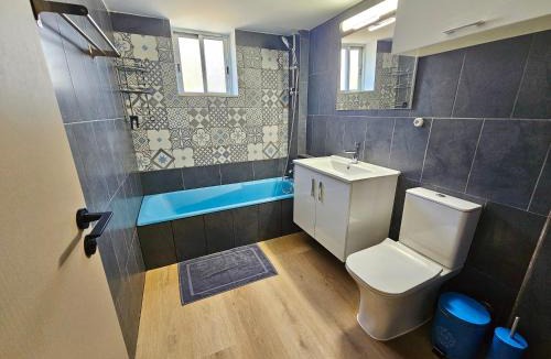 Potamos tis Germasogeias Apartment | Central Riverside Escape Charming 1- Bedroom Flat