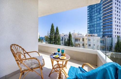Agios Tychon Apartment | Christine Complex-Sea View Shared pool Balcony