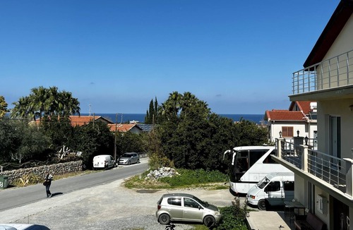 Kyrenia Apartment | Convenient Sea View Flat in Central Kyrenia