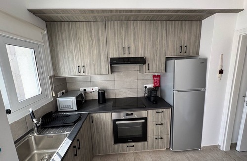 Acropolis Apartment | Corporate 2-Bedroom Business Apartment with Workspace – Central Nicosia
