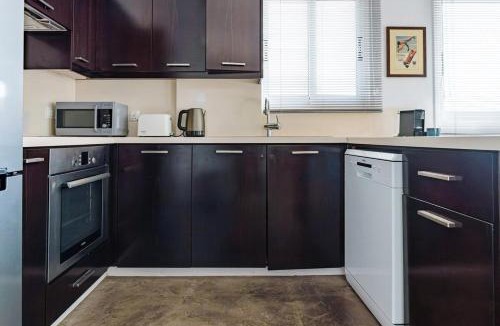 Acropolis Apartment | Cosy Bright 2BR Balcony Suite in Central Nicosia