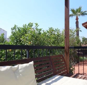 Pyla Apartment | Cozy Holiday Apartment with Balcony