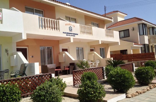 Universal Apartment | Diana Townhouse