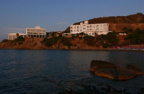 Kato Pyrgos Hotel | E.J. Pyrgos Bay Hotel