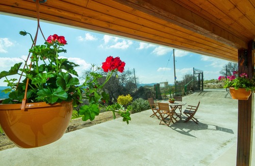 Vasa Koilaniou House | ERIGONE COTTAGE - ENHANCE YOUR SENSEs