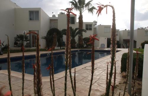 Peyia Town Apartment | Evros Peyia & Coral Bay Seaview Apartment