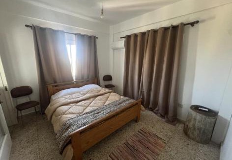 Vasa Koilaniou Apartment | Gerakies Escape, Stunning Mountain Views
