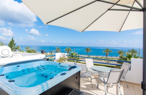 Latchi Villa | Global Latchi Villa - a villa that sleeps 6 guests in 3 bedrooms
