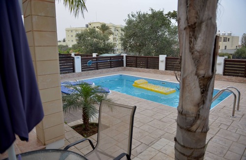 Pernera Villa | GOOFY, 2 bedroom villa, CAR, POOL, WiFi, near pernera center, near beach
