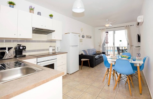 Kapparis Apartment | Great ground floor 1 bed apartment with communal pool and close to the sea