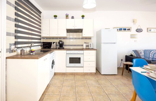 Kapparis Apartment | Great ground floor 1 bed apartment with communal pool and close to the sea