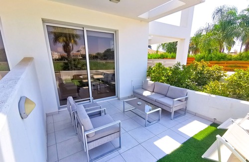 Larnaca District Apartment | Happy Day Dreamer Apartments - Coral Beach Suite