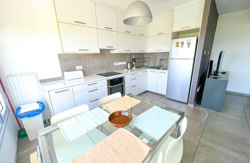Old Town of Limassol Apartment | Hawaii Royal Sea View Apartment - 2bed, 2 bathroom