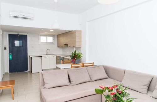 Chlorakas Apartment | Helios Bay Hotel Apartments