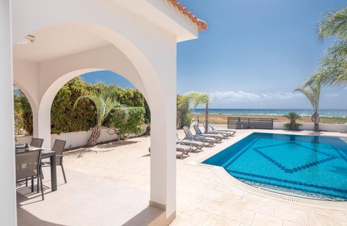 Ayia Thekla House | holiday home "Sunrise 11 sea front"