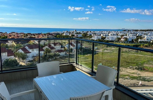 Gastria Apartment | Iona Pool 1-bdr Apartment with Seaview (Caesar Blue)