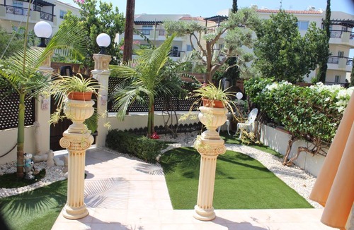 Universal House | Ivoton home