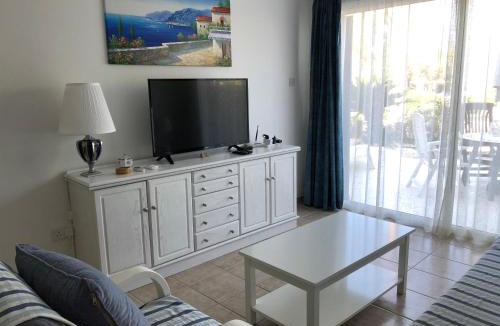 Paphos Apartment | Kings Palace - fabulous pool-side 2 bed apartment