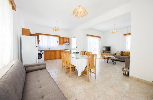 Argaka Villa | Lemon Grove Villa Ena