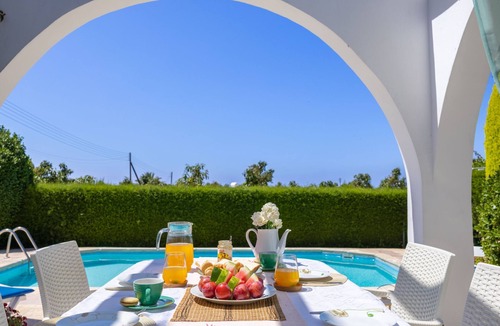 Argaka Villa | Lemon Grove Villa Ena