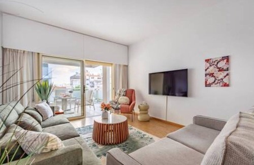 Limassol Apartment | Lena Court - Spacious 3bdr, City Views