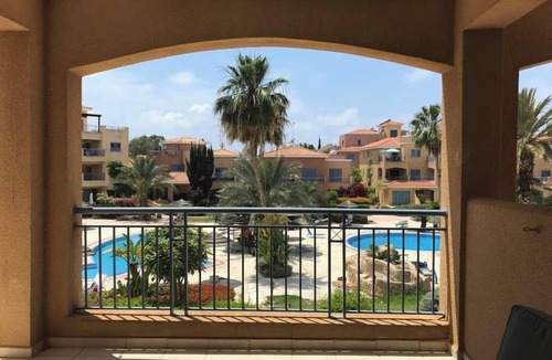 Paphos Apartment | Limnaria: Modern 1 Bed, Pool Views, 5min To Beach