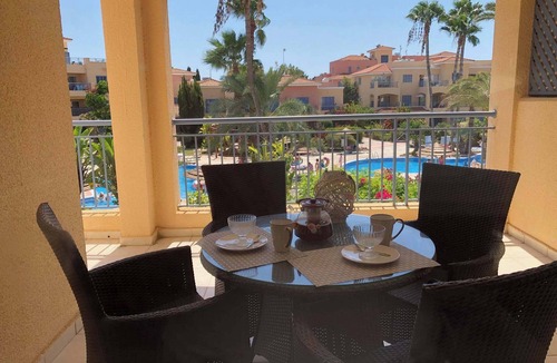 Paphos Apartment | Limnaria: Modern 1 Bed, Pool Views, 5min To Beach