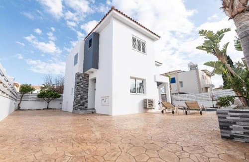 Paralimni Villa | Lindos Villa Ekaterina