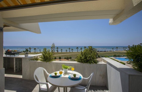 Oroklini Apartment | Lordos Sunshore Beachfront Suite
