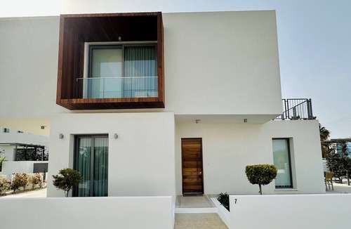 Paphos Villa | Luxury 4 bdr Villa Nerida