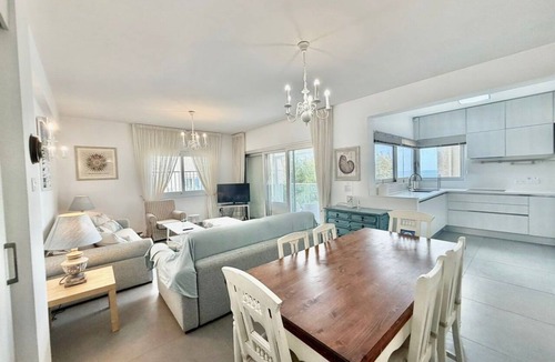Potamos tis Germasogeias Apartment | Luxury Beach Front Flat Kyma 3