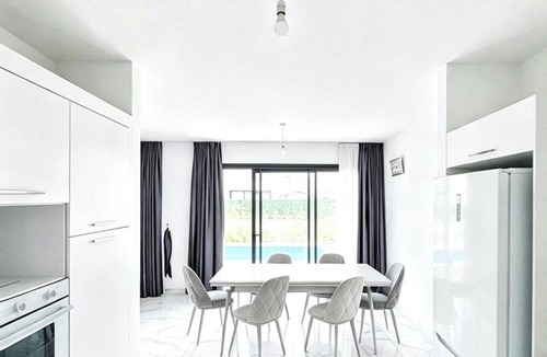 Yeni Bogazici Villa | Luxury Family Villa - Private Pool - 5 Mins to Beach - Park & Cafes Nearby