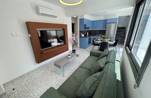 Paphos Apartment | Luxury Two Room Aparment with Terrace 200 Meter to the Sea