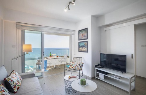 Larnaca Apartment | Mackenzie Zoe Seafront Suite