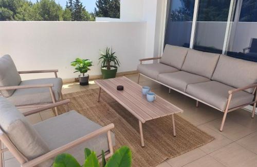 Meneou Apartment | Michelle Mediterranean Suites