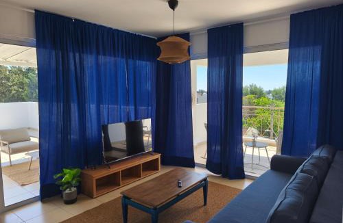 Meneou Apartment | Michelle Mediterranean Suites