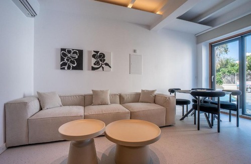 Old Town Apartment | Modern 2BR-Old Town Pafos