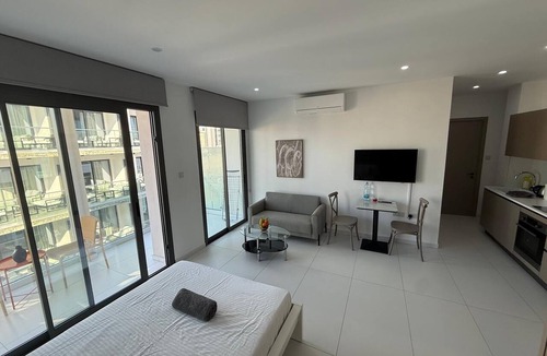Larnaca City Centre Apartment | Modern business studio in central Larnaca - AC, WiFi, elevator